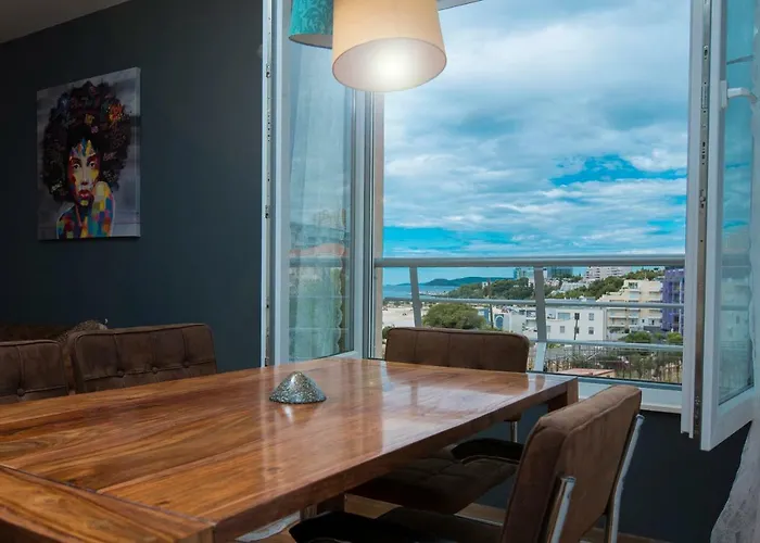 City Beach Apartment